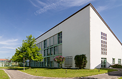 Die Mehrzweckhalle Lichtdurchflutete Architektur zeichnet unser Haus aus.